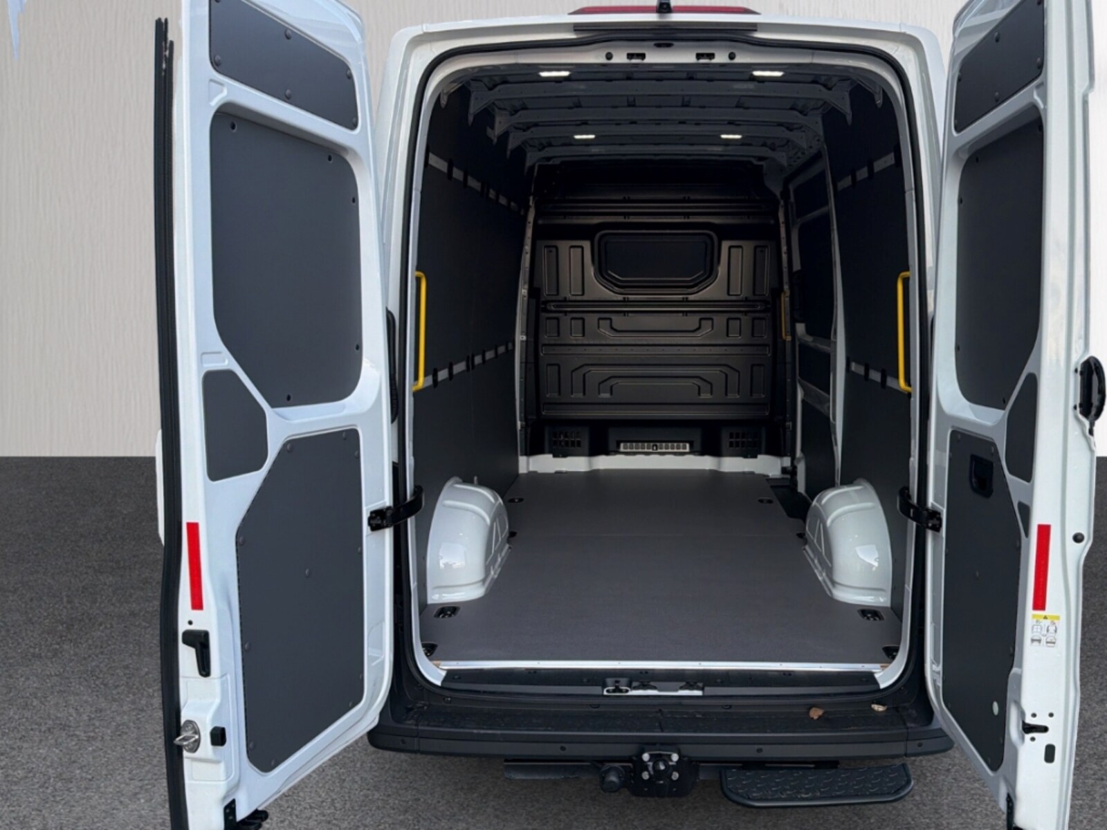 Volkswagen Crafter Kasten mittlerer Radstand – Bild 13