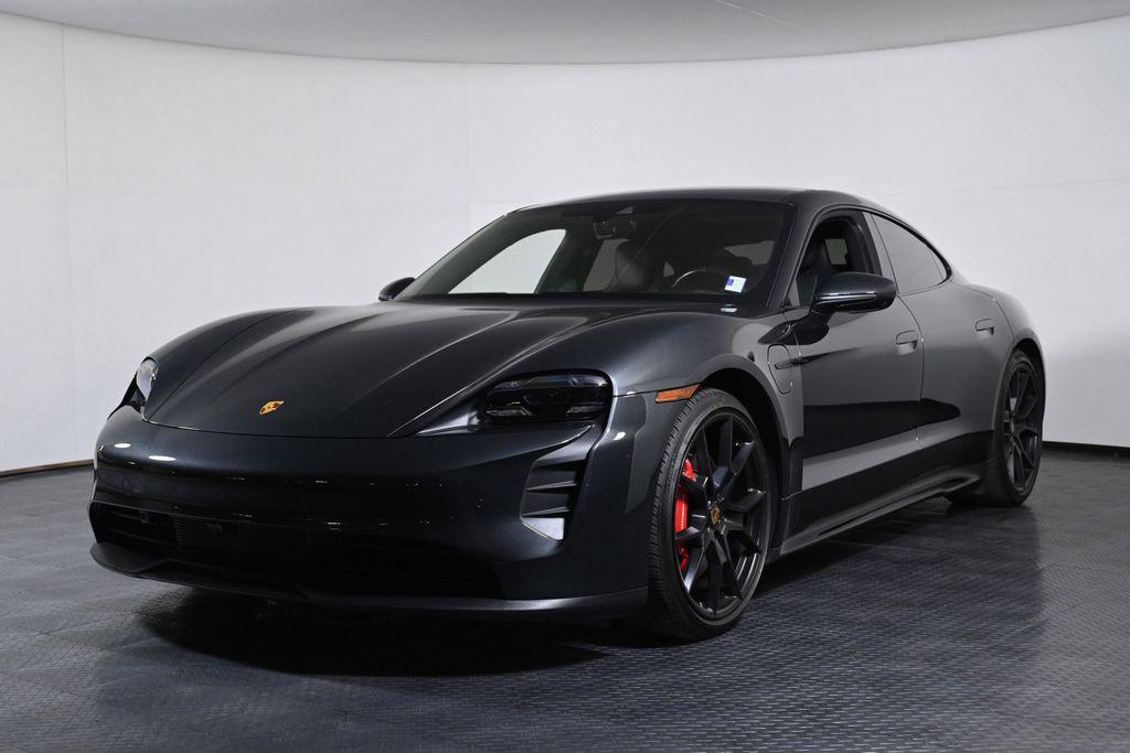 2022 Porsche Taycan GTS's photo