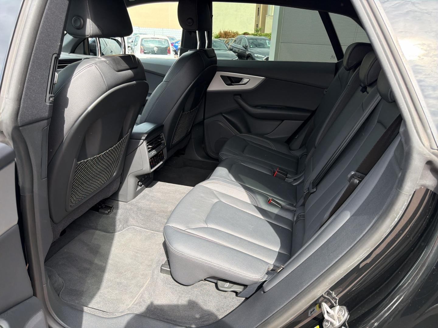 Bild über Audi Q8 SUV 50 TDI quattro tiptronic - für weitere Informationen kontaktieren Sie den Audi Partner
