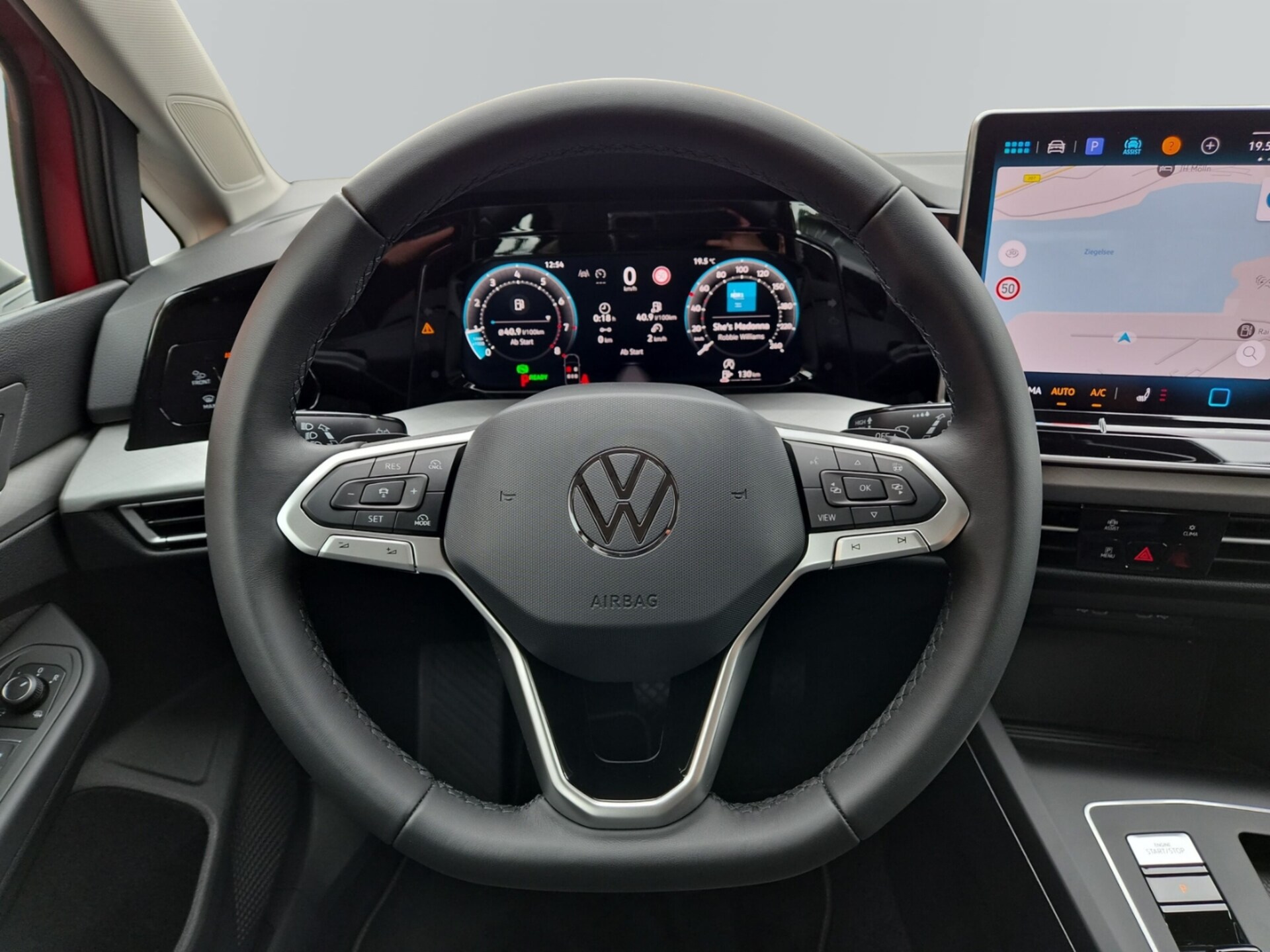 Volkswagen Golf Life