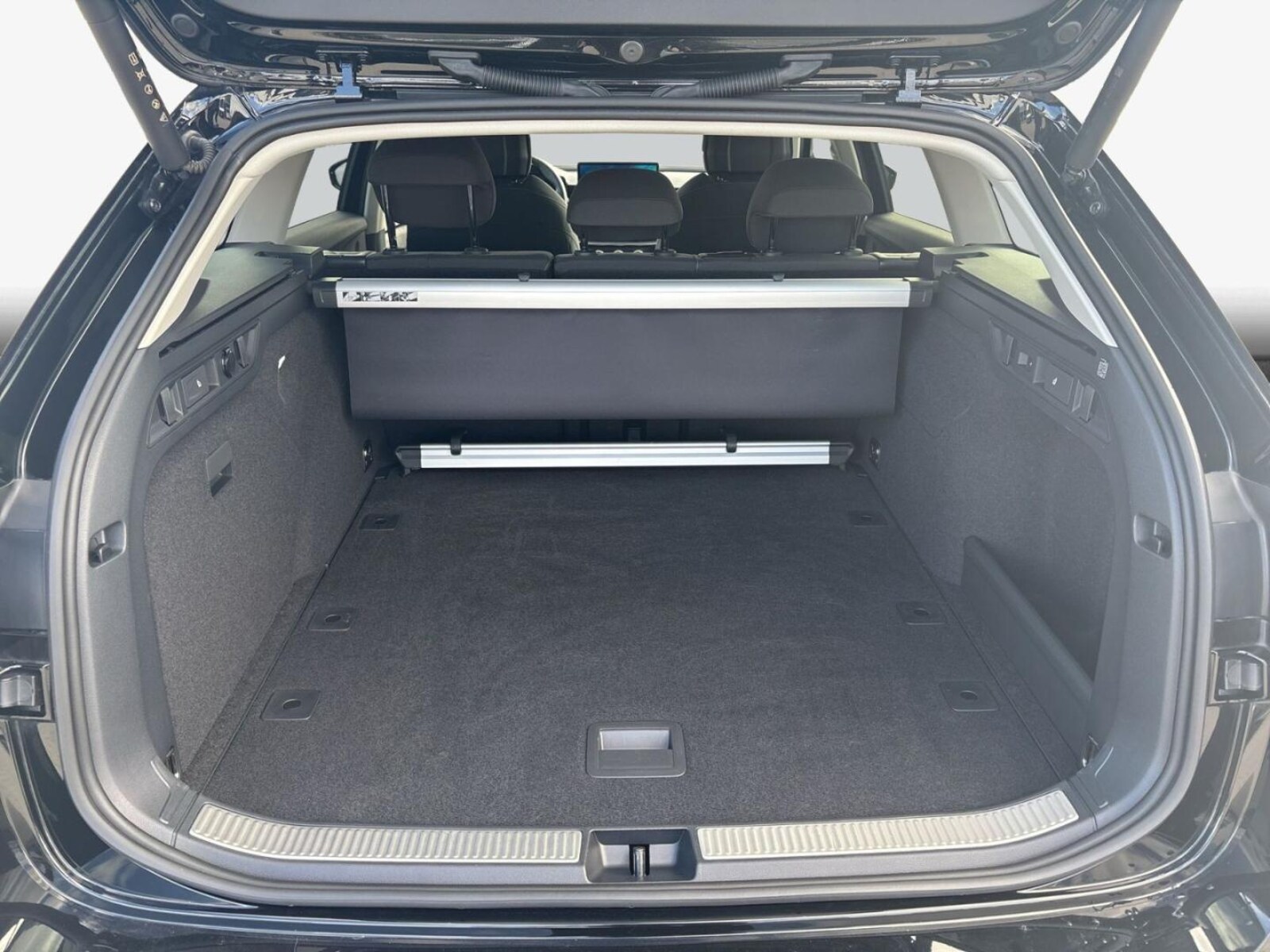 Škoda Superb Combi – Bild 8