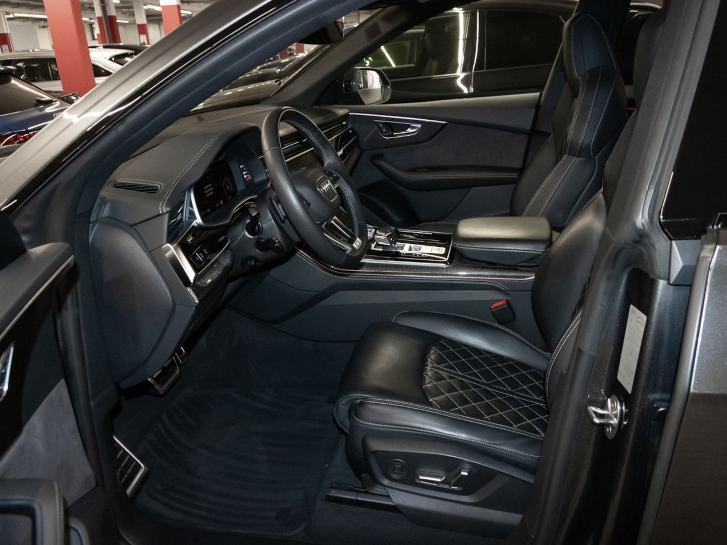 Bild über Audi Q8 competition plus 50 TDI quattro tiptronic - für weitere Informationen kontaktieren Sie den Audi Partner
