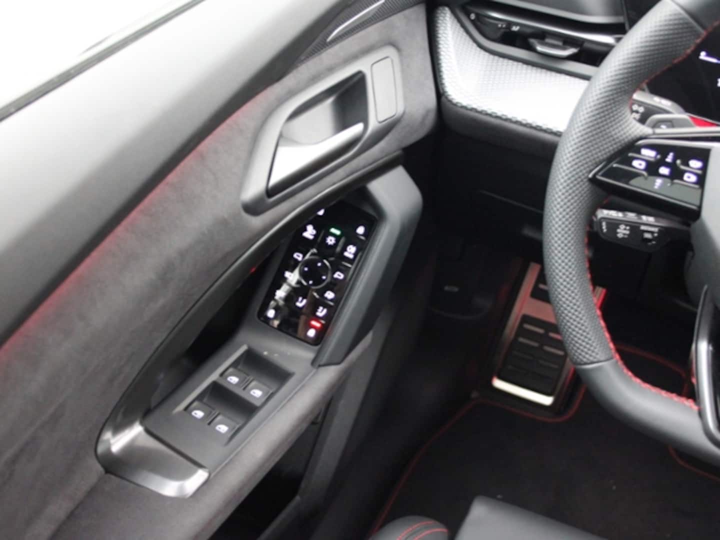 Bild über Audi Q5 SUV TDI quattro 150 kW S tronic - für weitere Informationen kontaktieren Sie den Audi Partner