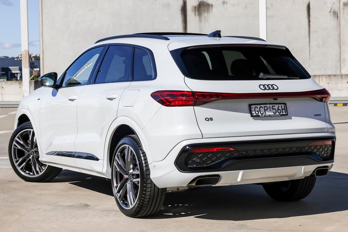 Image about Audi Q5 SUV e-hybrid quattro S tronic