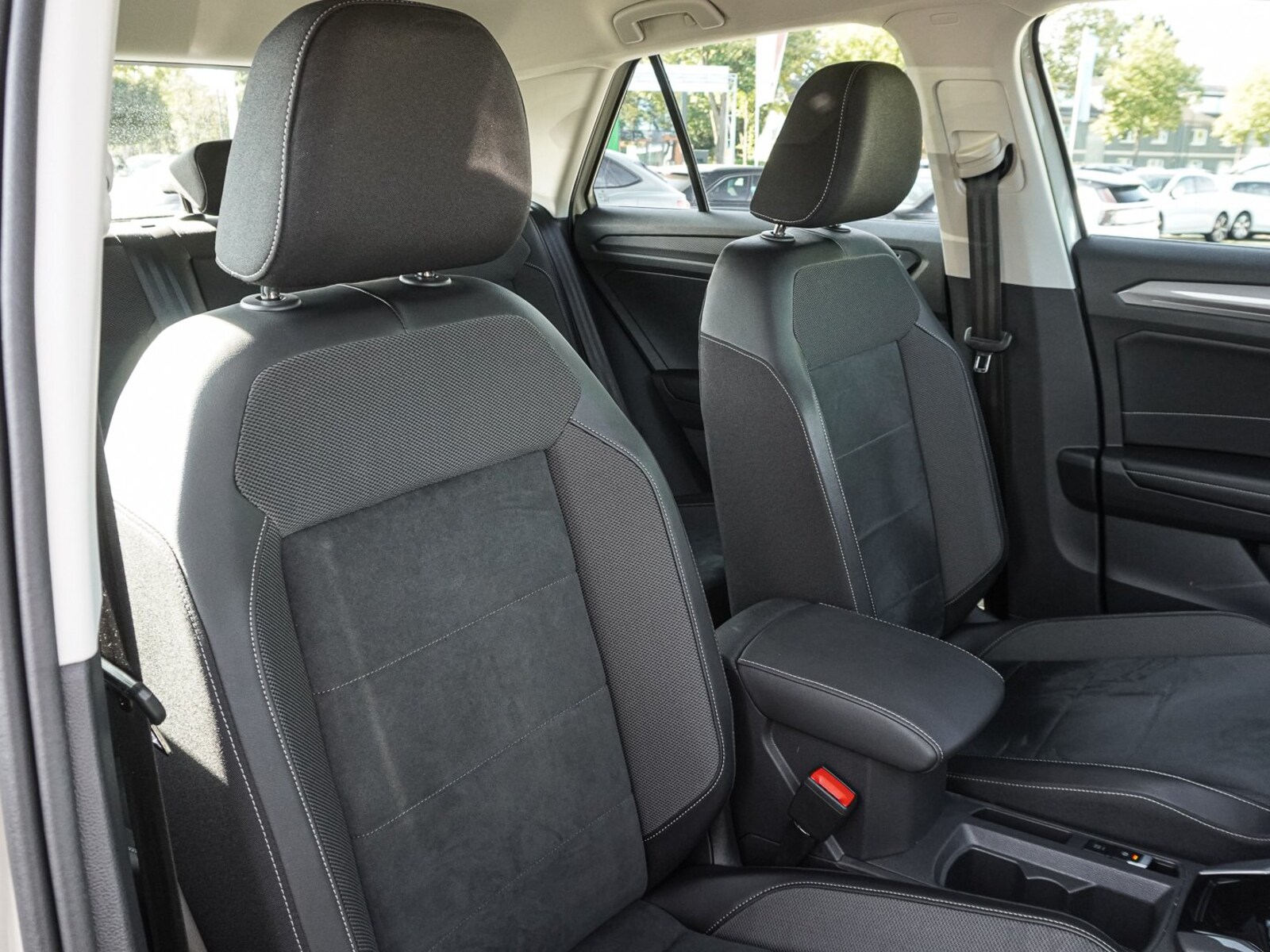 Volkswagen T-Roc – Bild 9