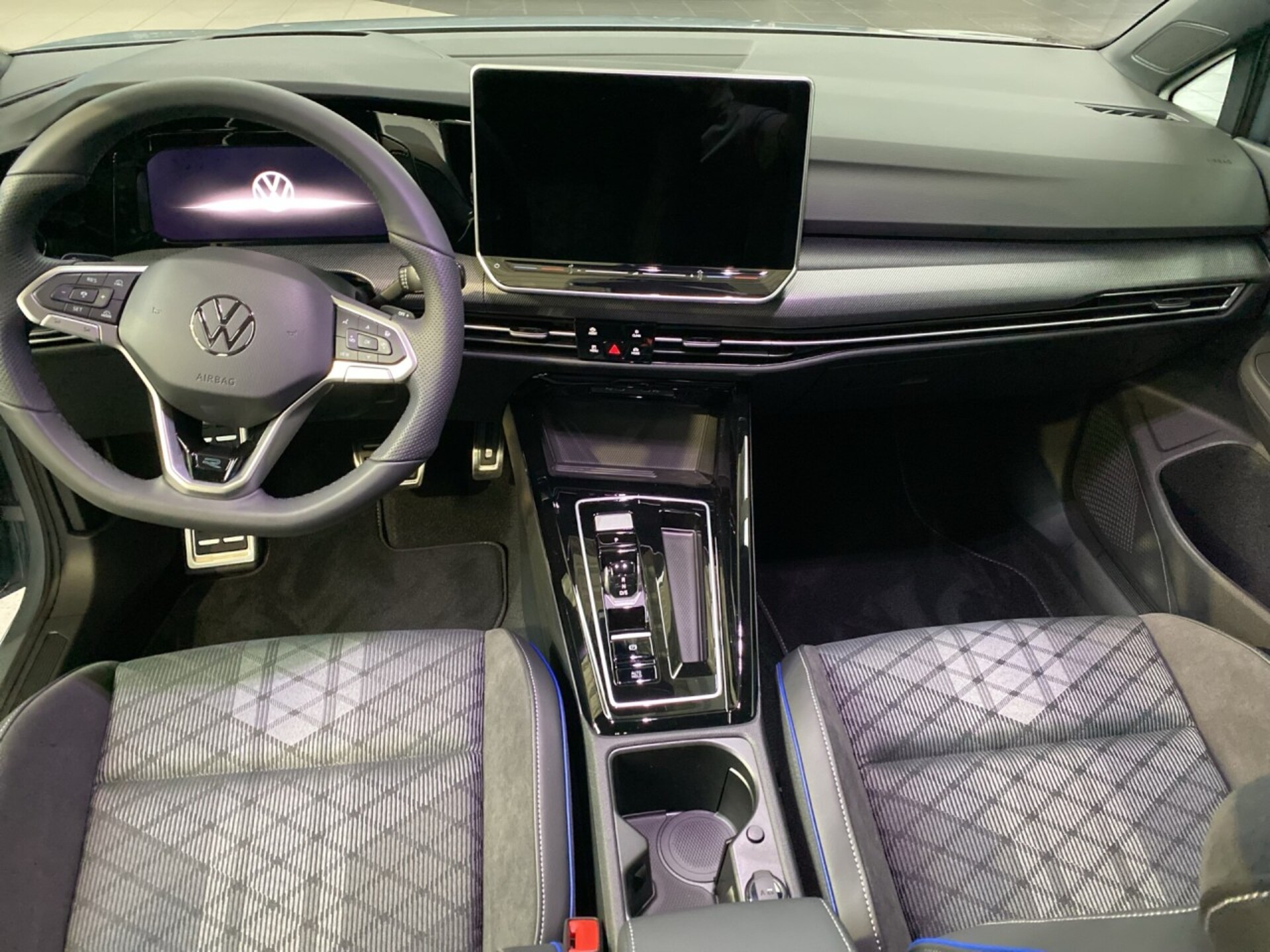 Volkswagen Golf R-Line