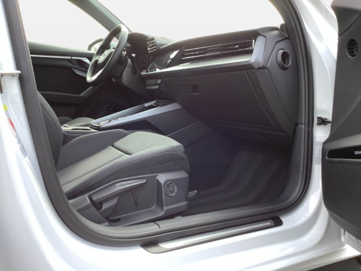 Bild über Audi A3 Sportback advanced 35 TFSI S tronic - für weitere Informationen kontaktieren Sie den Audi Partner