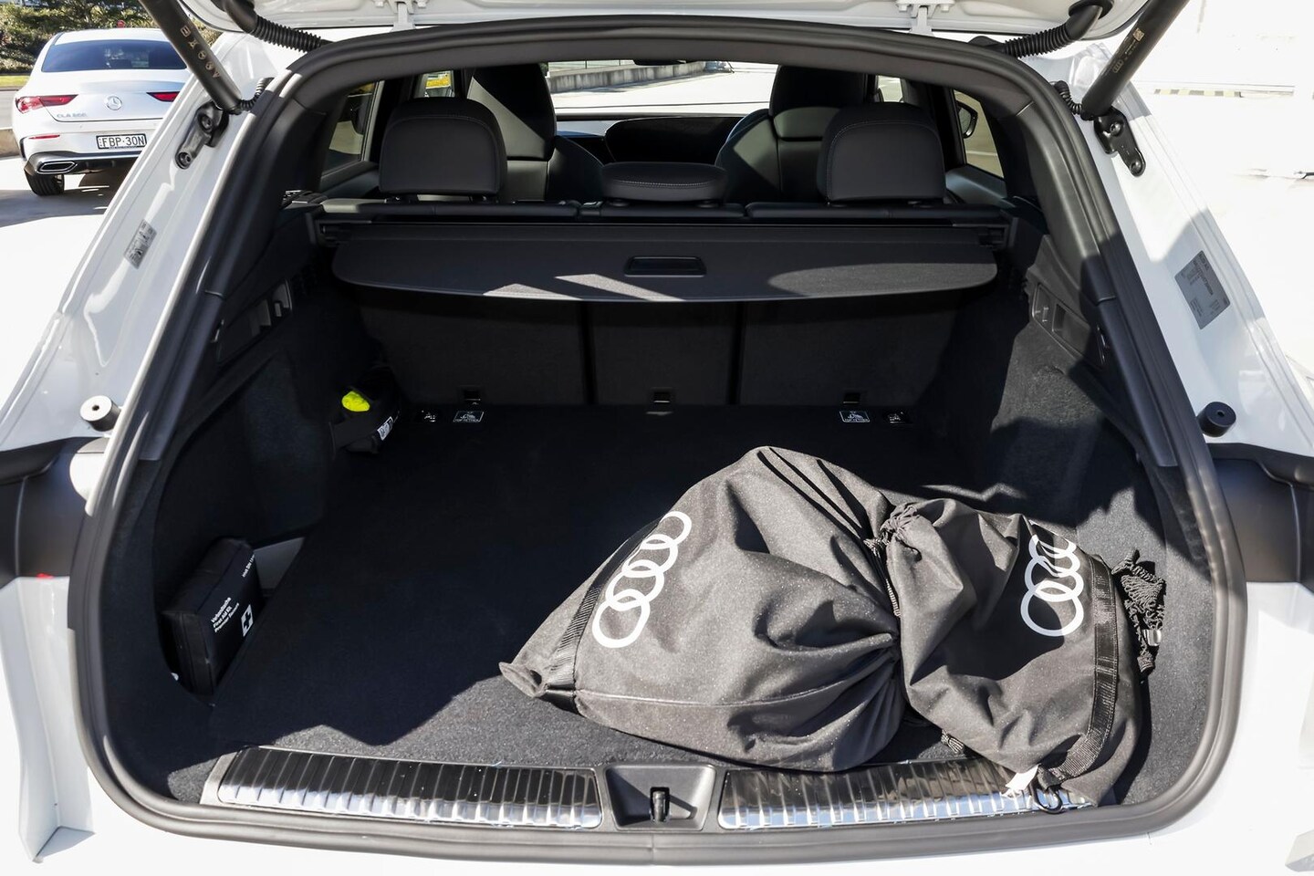 Image about Audi Q5 SUV e-hybrid quattro S tronic