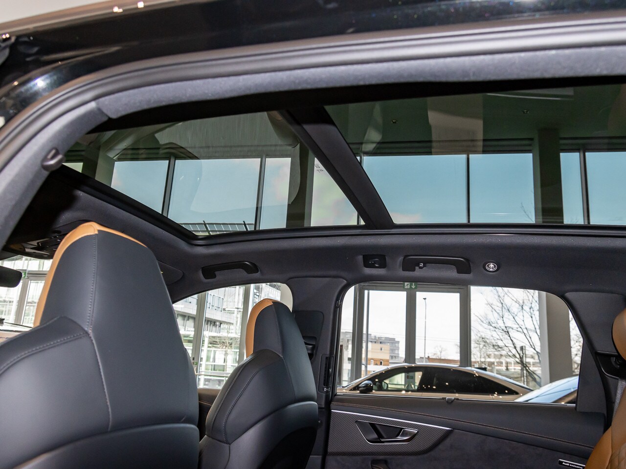 Image about Audi Q7 SUV S line 55 TFSI quattro tiptronic