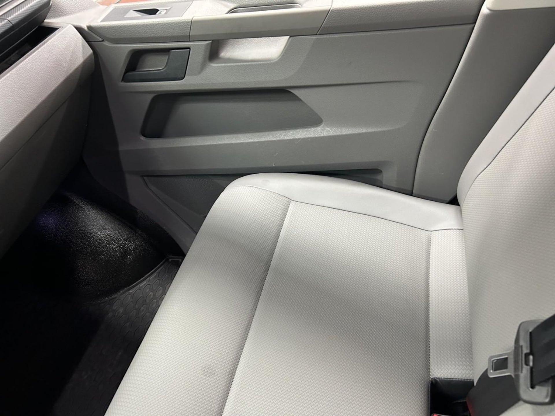 Volkswagen T6.1 Transporter Pritschenwagen Doppelkabine