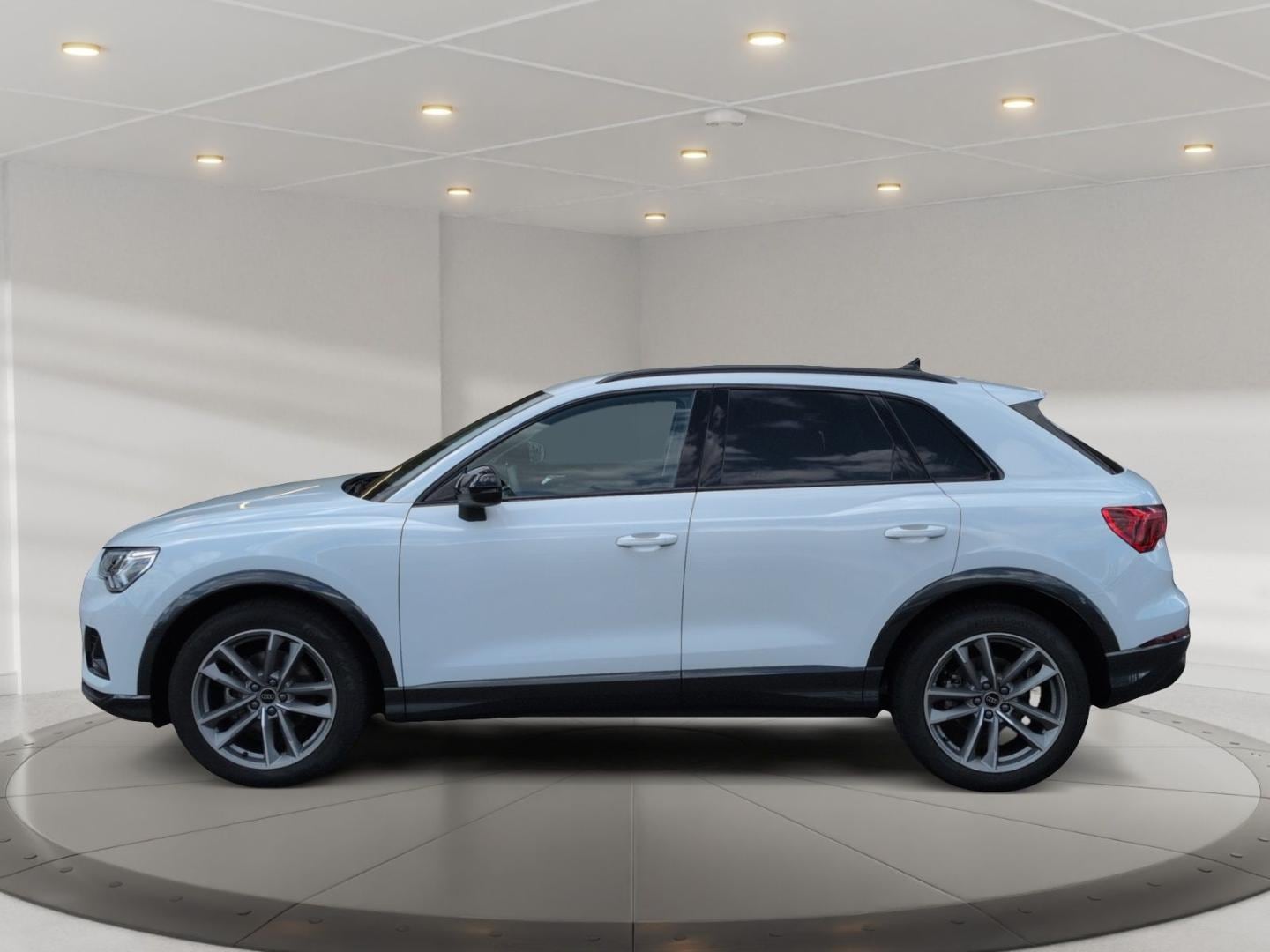 Bild über Audi Q3 TFSI 110 kW S tronic - für weitere Informationen kontaktieren Sie den Audi Partner