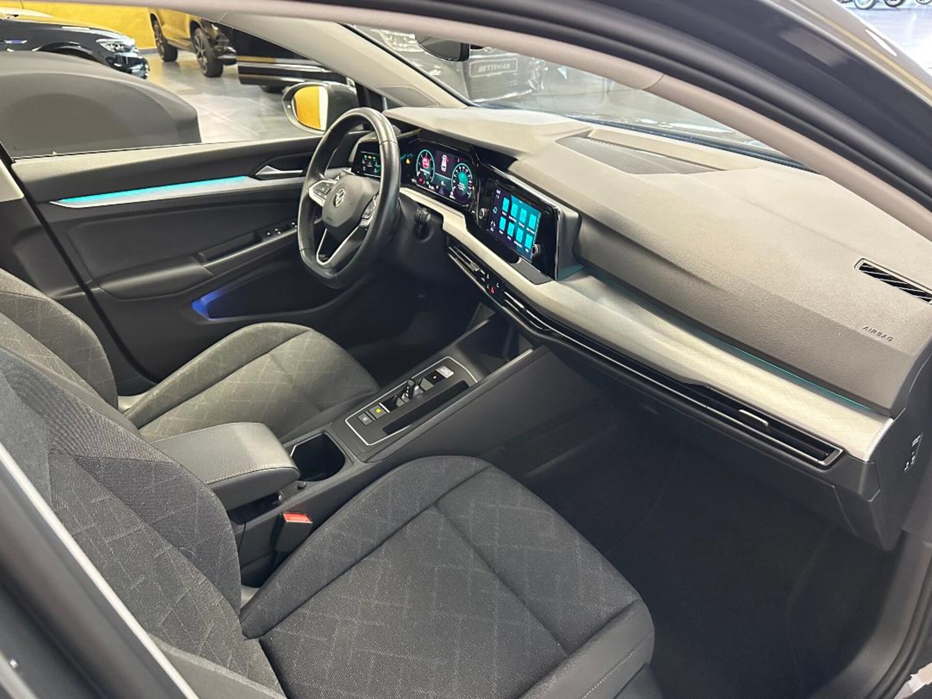 Volkswagen Golf Variant Life