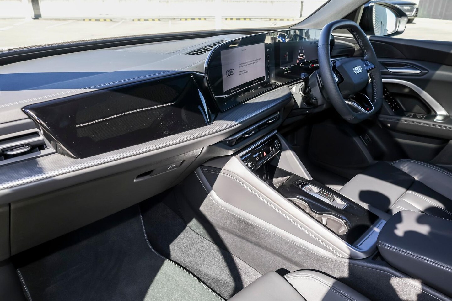 Image about Audi Q5 SUV e-hybrid quattro S tronic