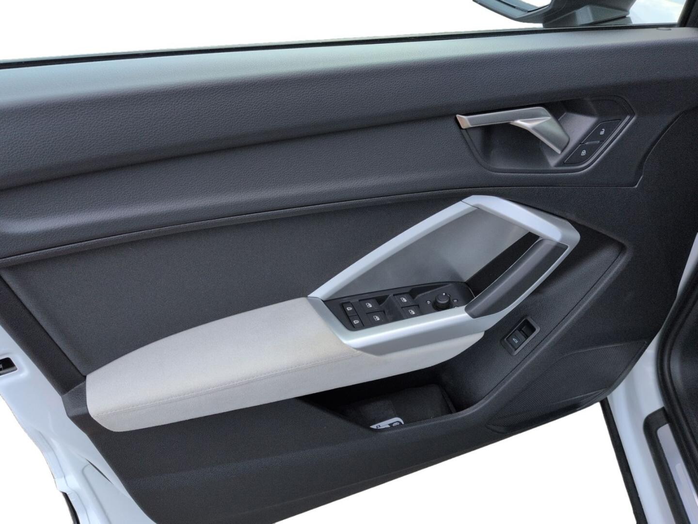 Bild über Audi Q3 TFSI 110 kW S tronic - für weitere Informationen kontaktieren Sie den Audi Partner