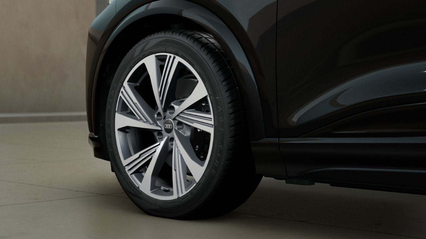 Bild über Audi SQ6 SUV e-tron e-tron quattro 360 kW - für weitere Informationen kontaktieren Sie den Audi Partner