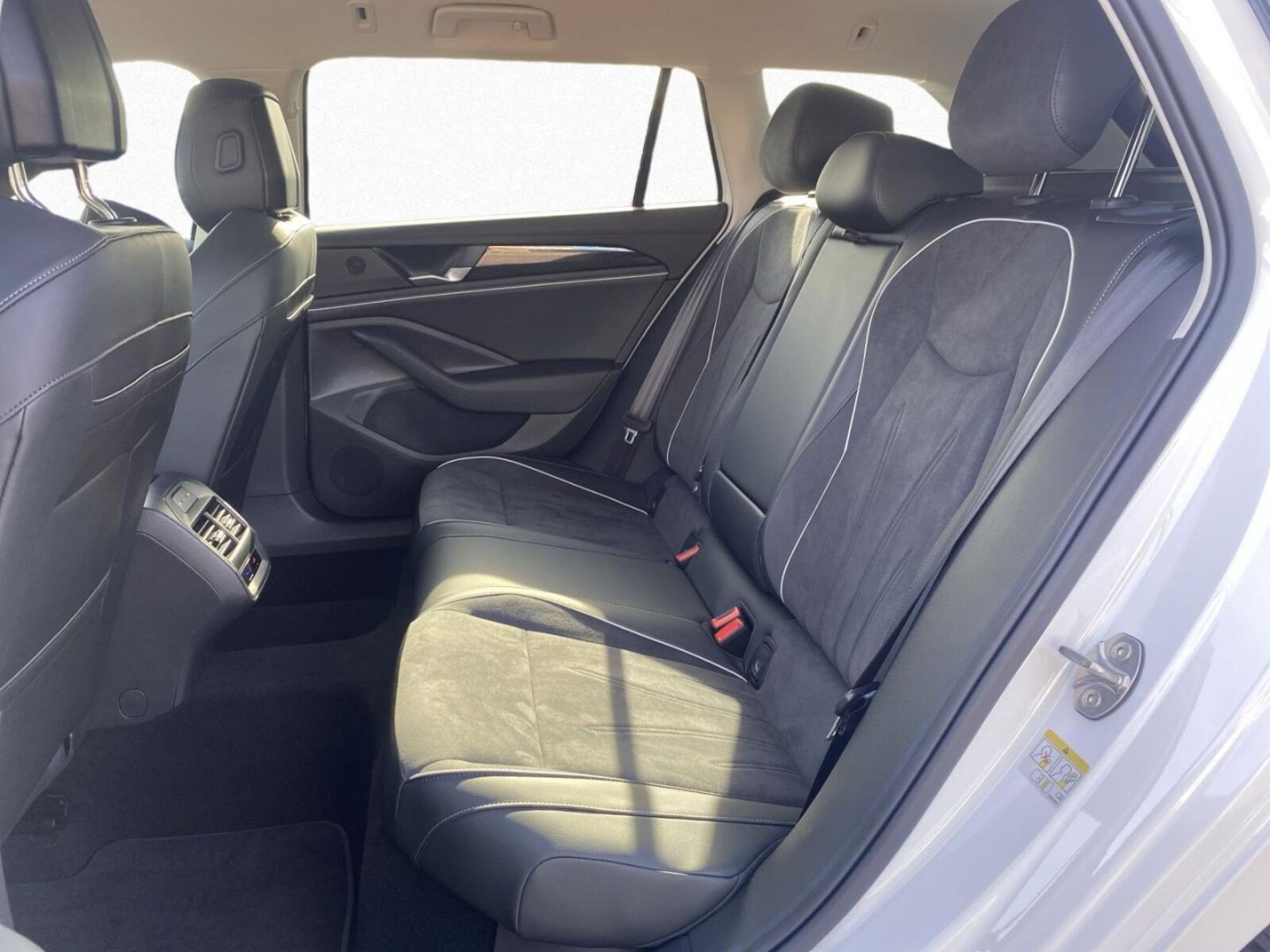 Volkswagen Passat – Bild 12