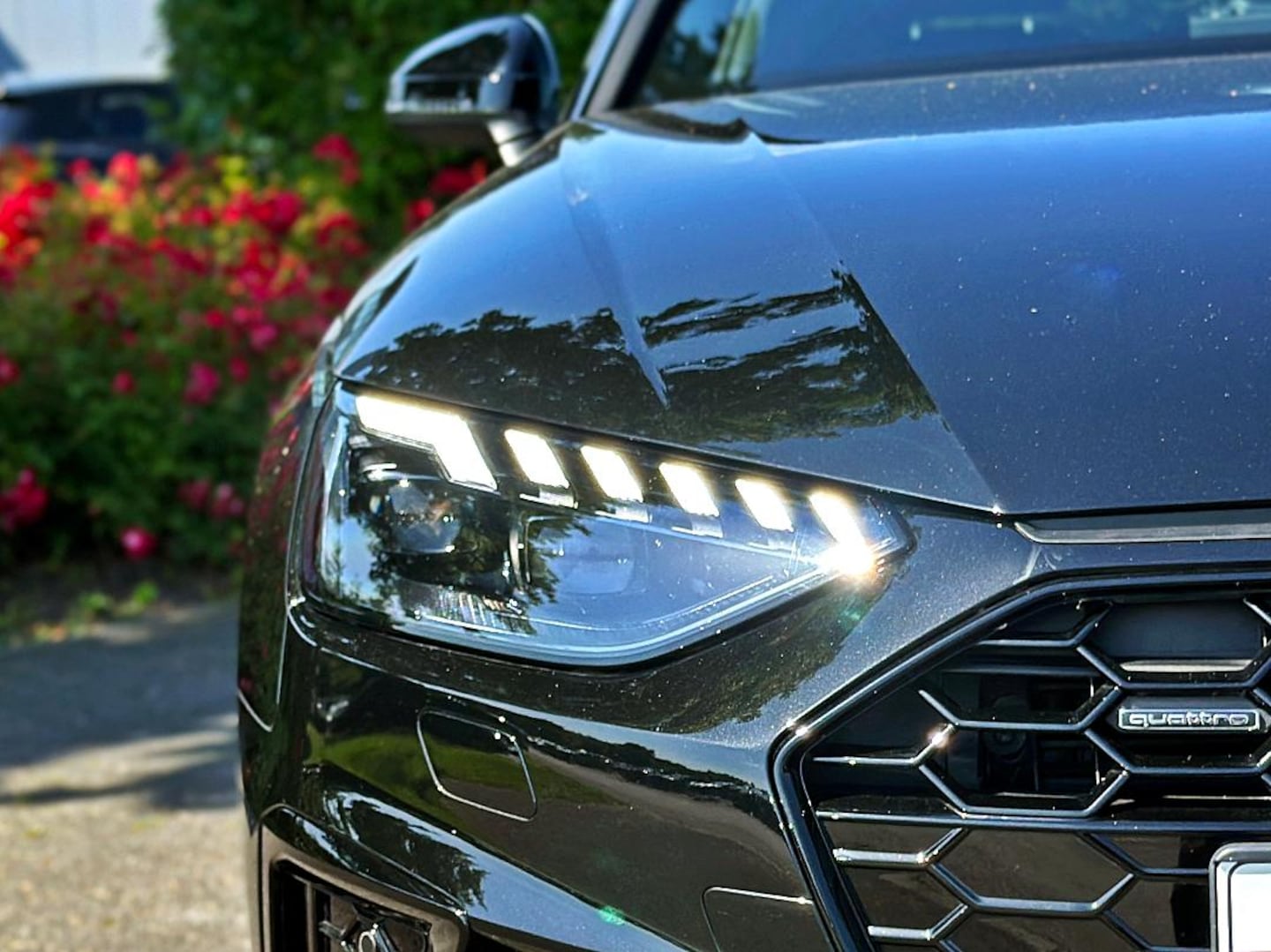 Bild über Audi A4 Avant S line 45 TFSI quattro S tronic - für weitere Informationen kontaktieren Sie den Audi Partner
