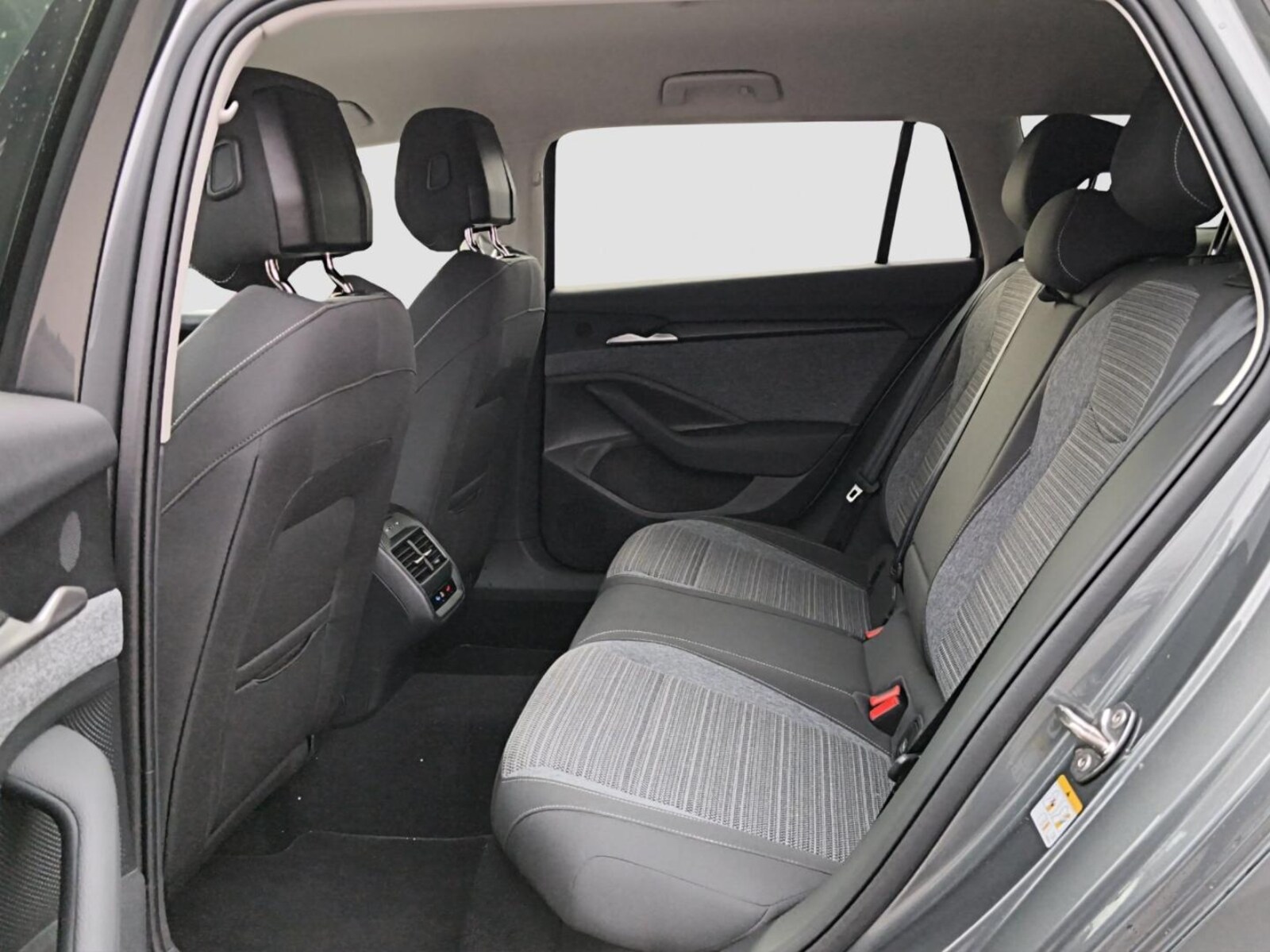 Škoda Superb Combi – Bild 17