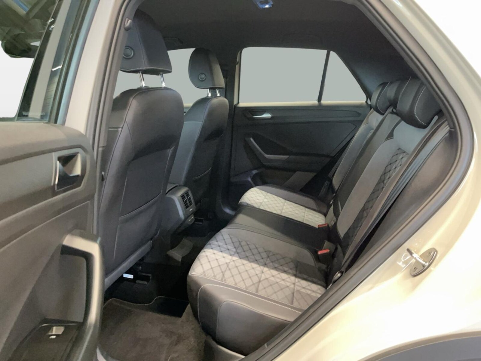 Volkswagen T-Roc – Bild 11
