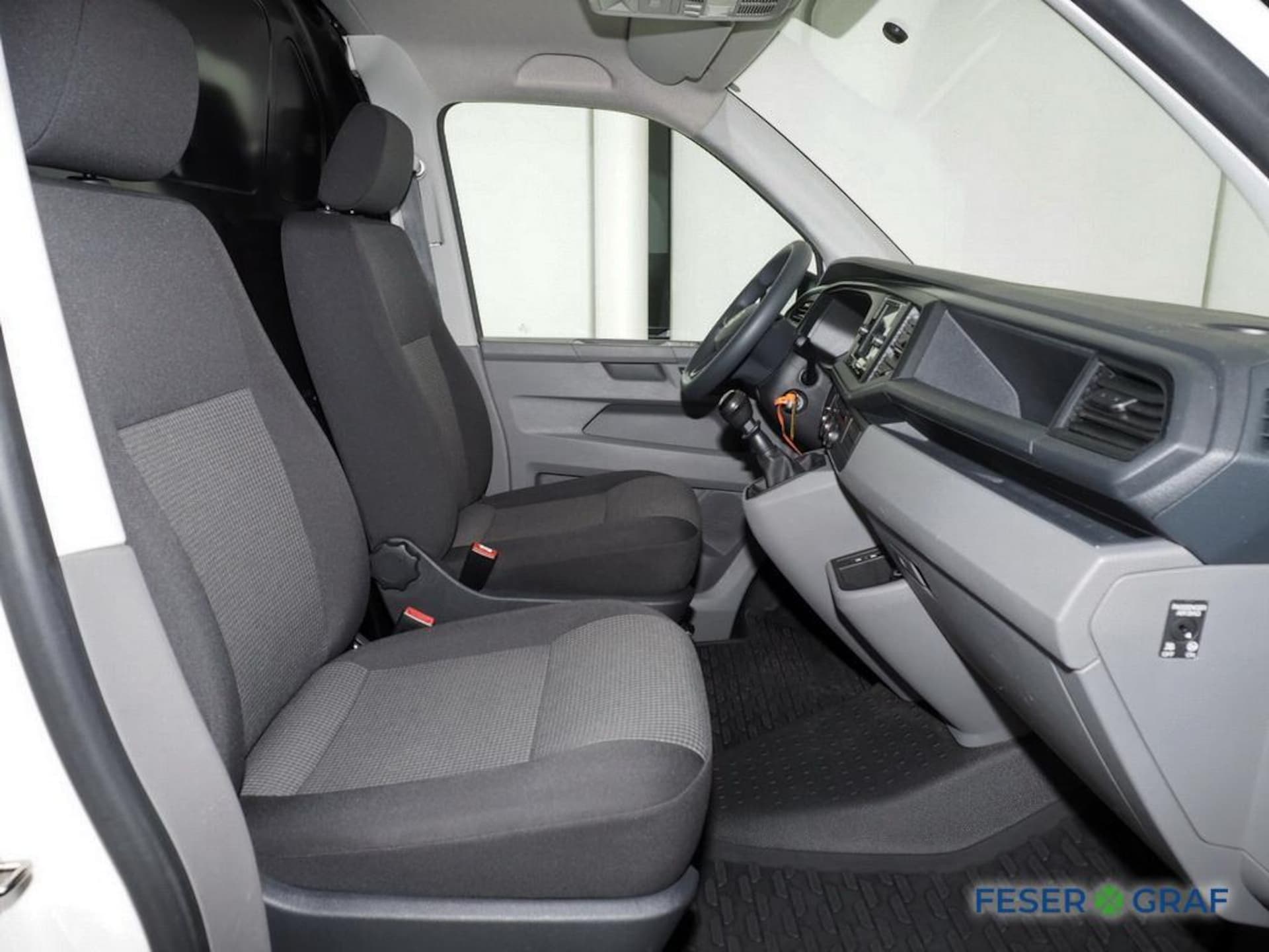 Volkswagen T6.1 Transporter Kasten langer Radstand