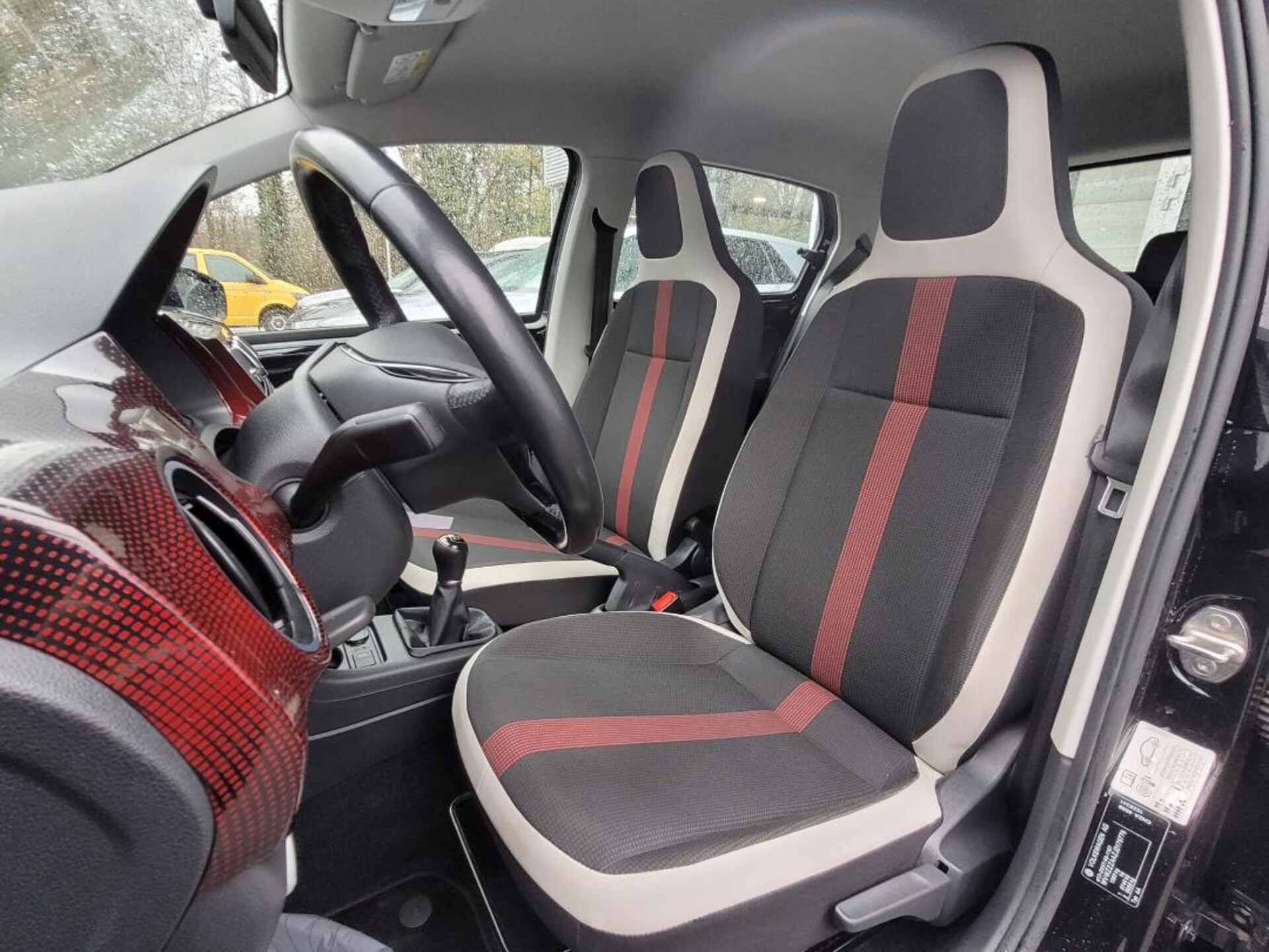 Volkswagen up! high up!