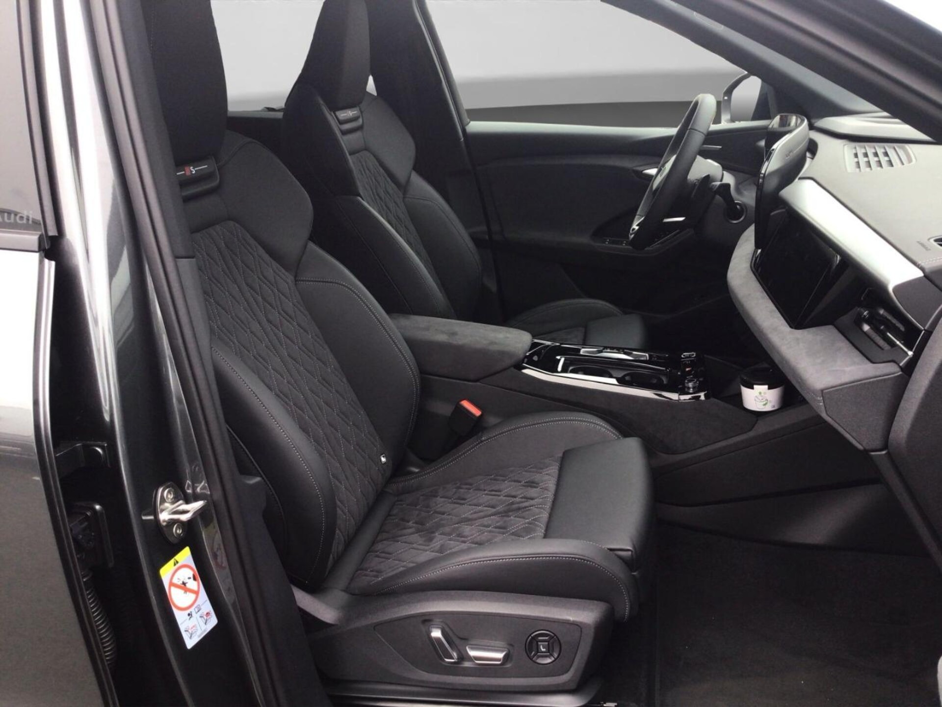 Audi Q6 SUV e-tron