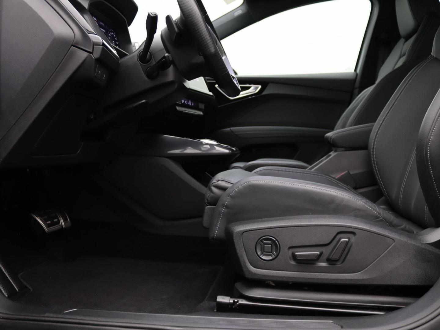 Image about Audi Q4 e-tron 40 e-tron