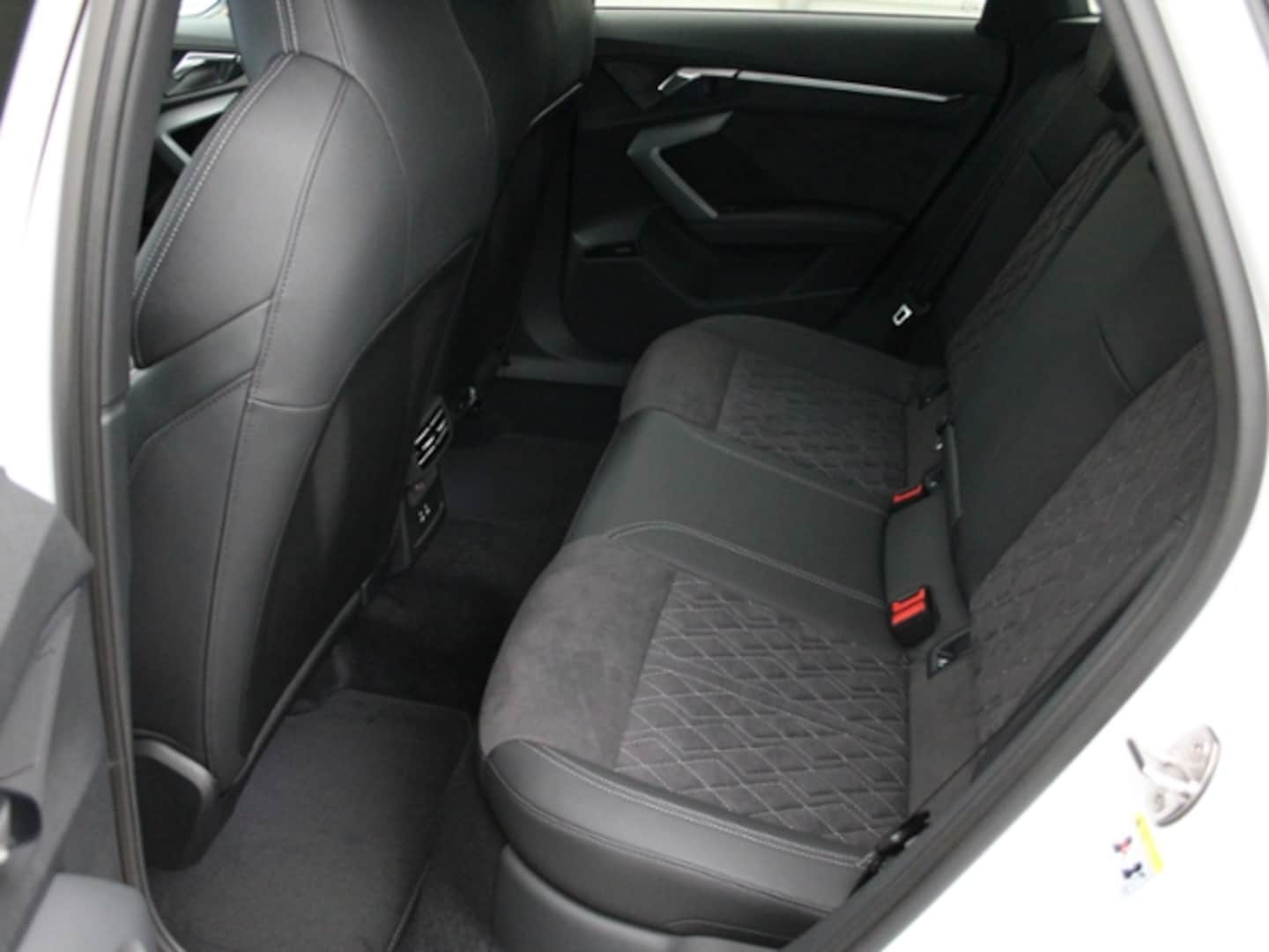 Bild über Audi A3 Sportback TFSI 110 kW S tronic - für weitere Informationen kontaktieren Sie den Audi Partner