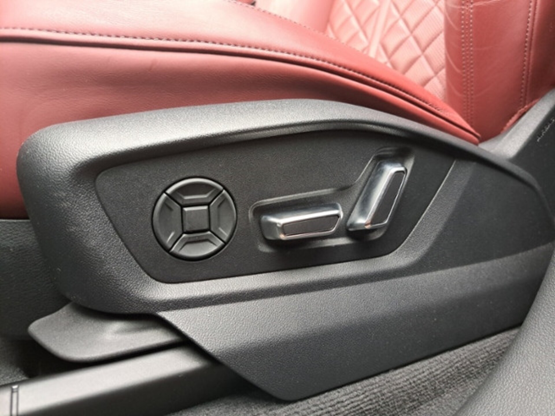 Audi SQ8 SUV