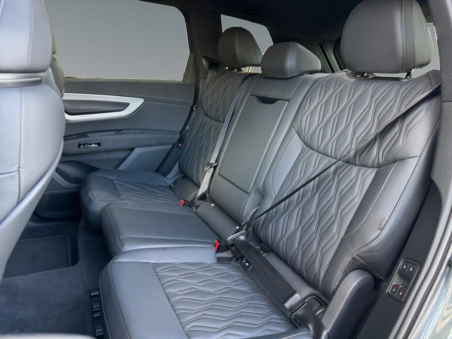 Bild über Audi Q7 SUV TDI quattro 220 kW tiptronic - für weitere Informationen kontaktieren Sie den Audi Partner