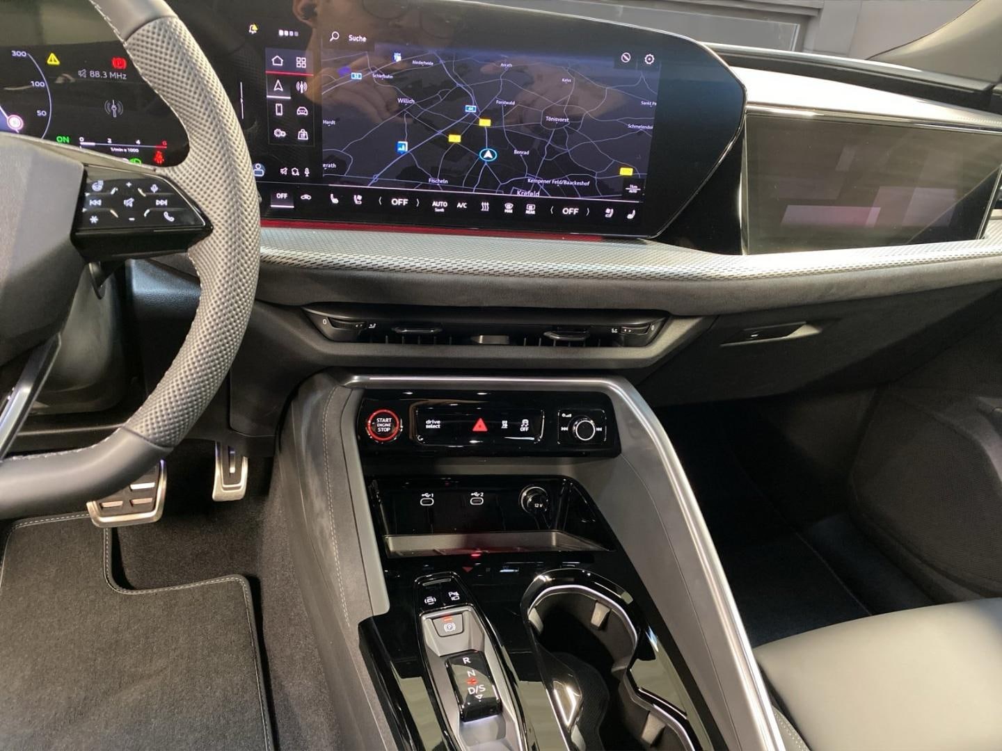 Bild über Audi Q5 Sportback TDI quattro 150 kW S tronic - für weitere Informationen kontaktieren Sie den Audi Partner