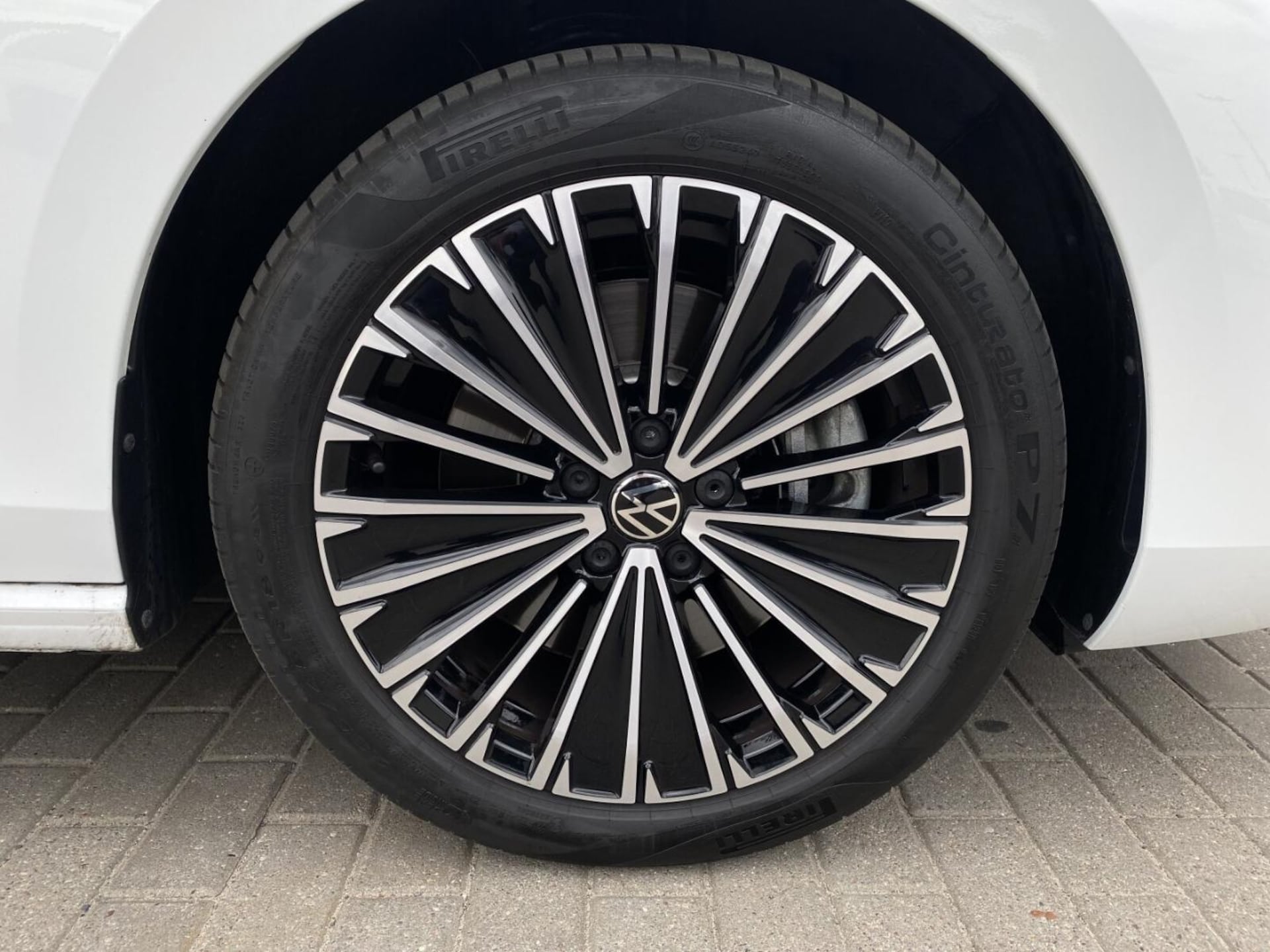 Volkswagen Passat Elegance