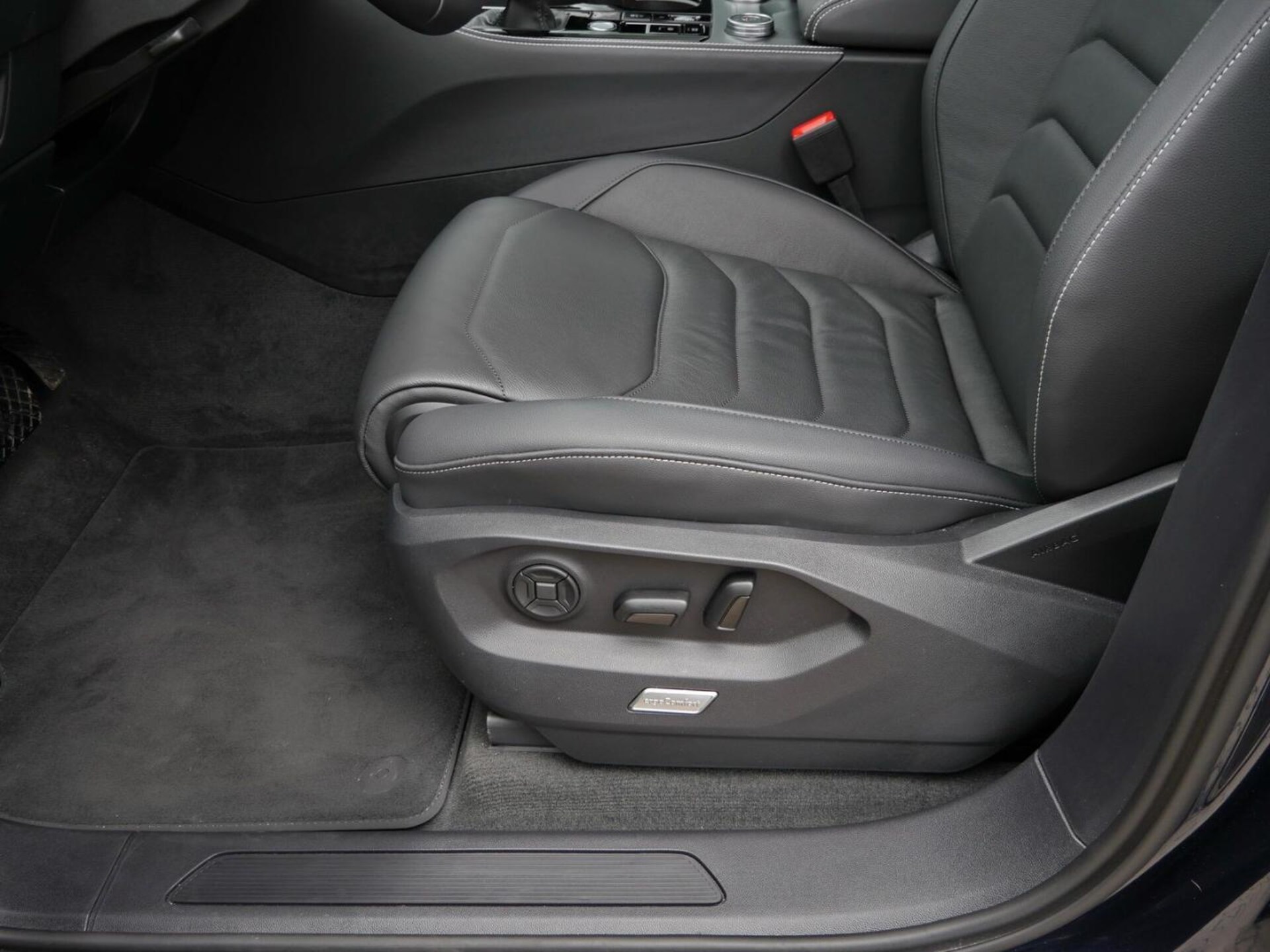 Volkswagen Touareg Basis-Modell