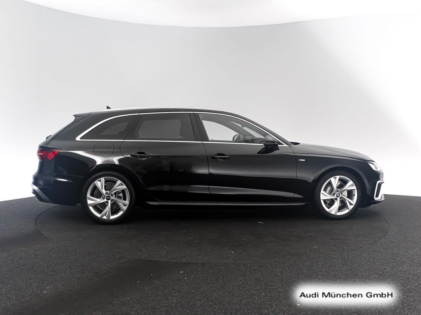 Bild über Audi A4 Avant S line 40 TFSI quattro S tronic - für weitere Informationen kontaktieren Sie den Audi Partner
