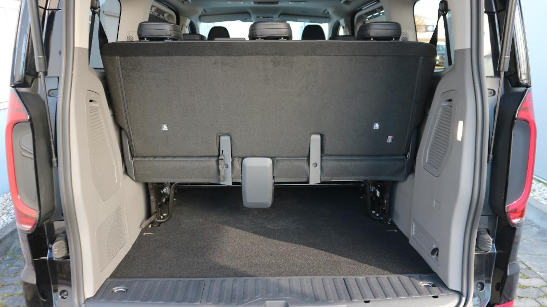 Volkswagen Caravelle Style