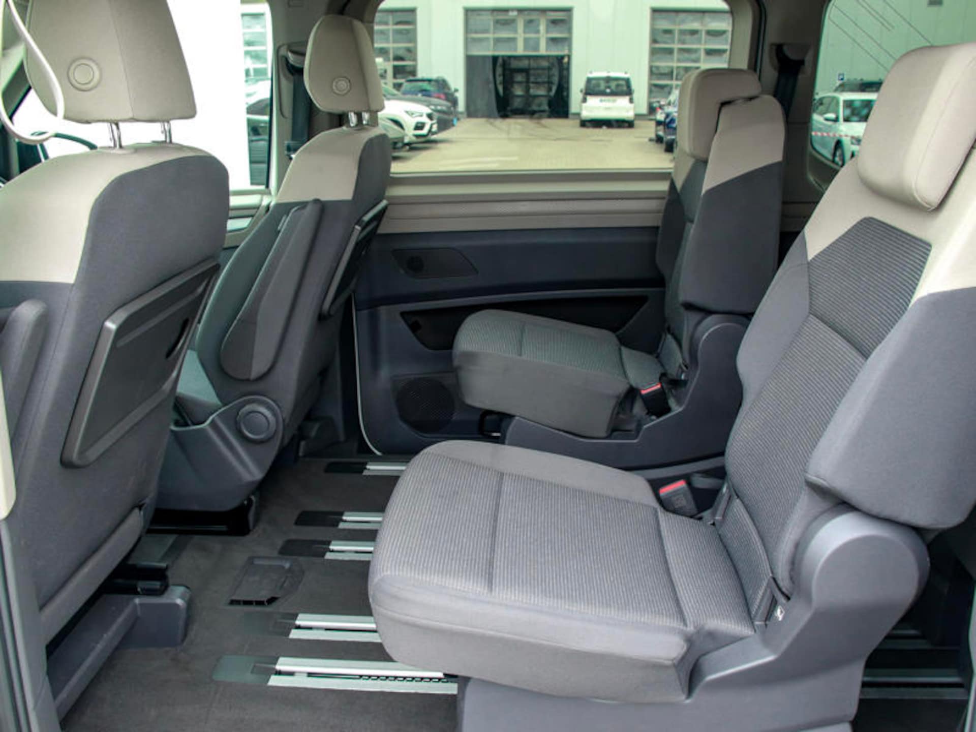 Volkswagen Multivan Model bazowy