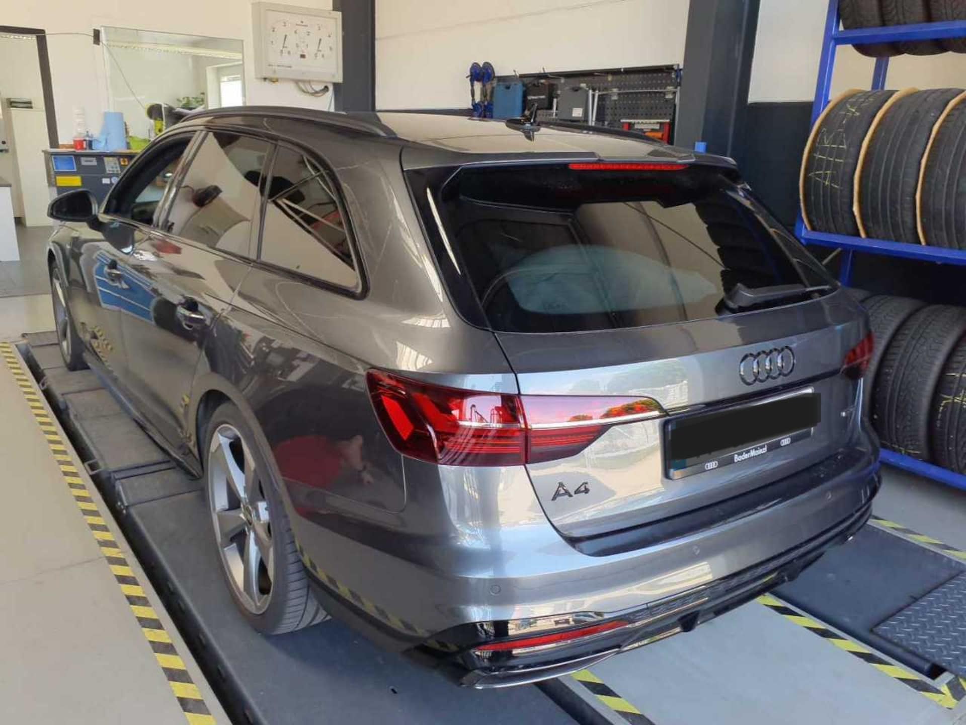 Audi A4 Avant S line