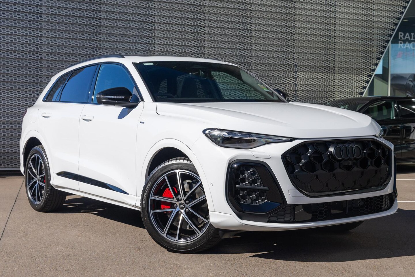 Image about Audi Q5 SUV e-hybrid quattro S tronic