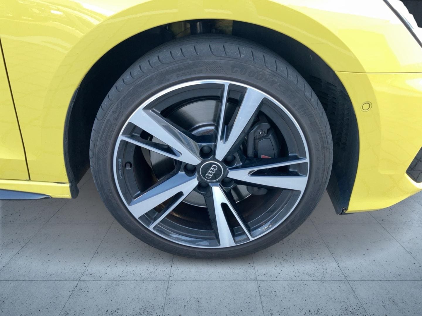 Bild über Audi S3 Sportback TFSI quattro S tronic - für weitere Informationen kontaktieren Sie den Audi Partner