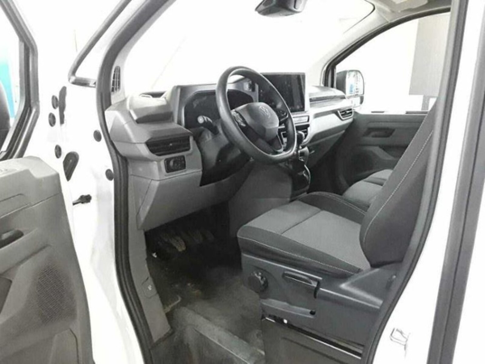 Volkswagen Transporter Kasten kurzer Radstand – Bild 5