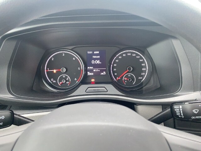 Volkswagen T6.1 Caravelle larger