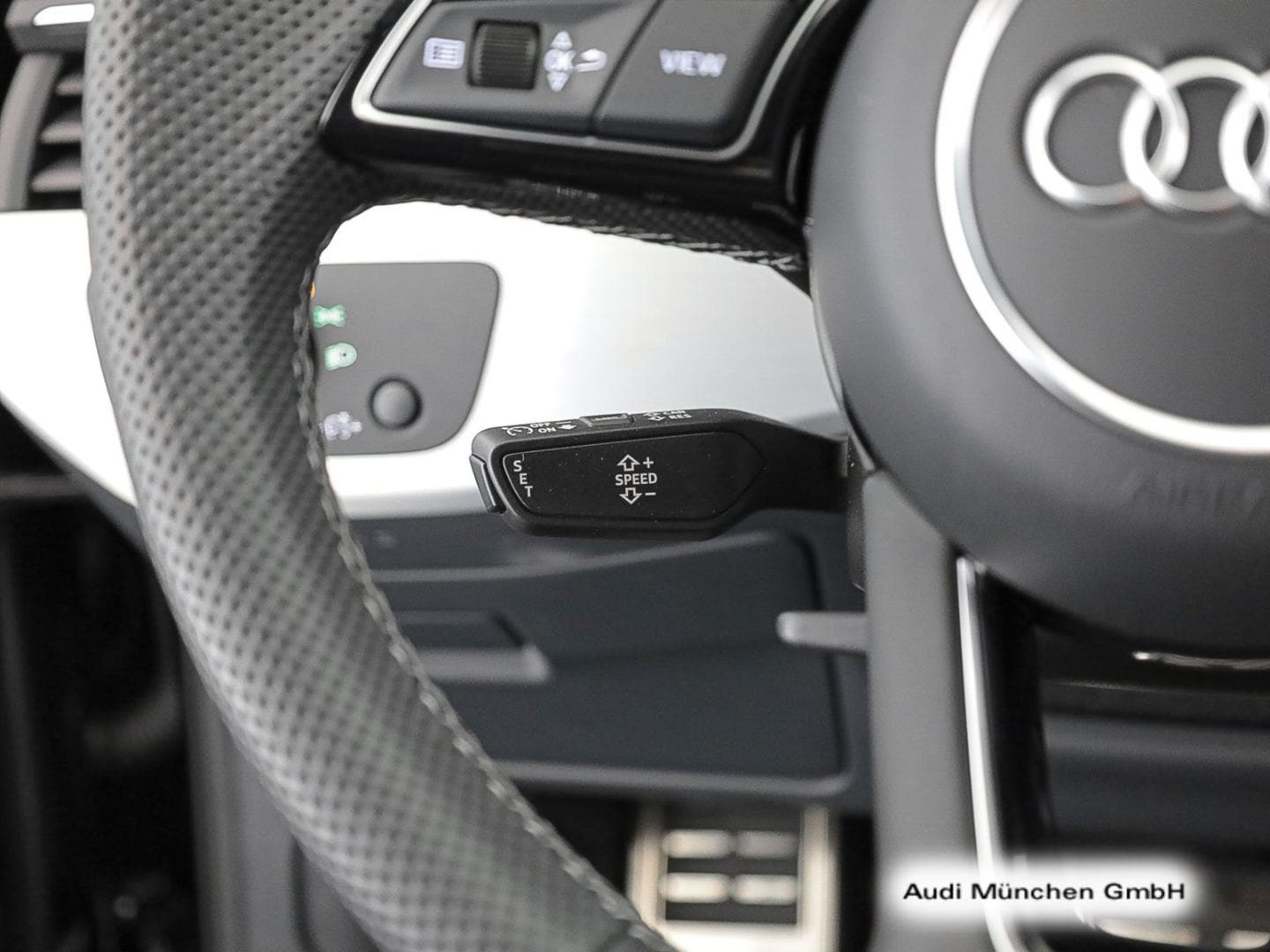 Bild über Audi A4 Avant S line 40 TFSI quattro S tronic - für weitere Informationen kontaktieren Sie den Audi Partner