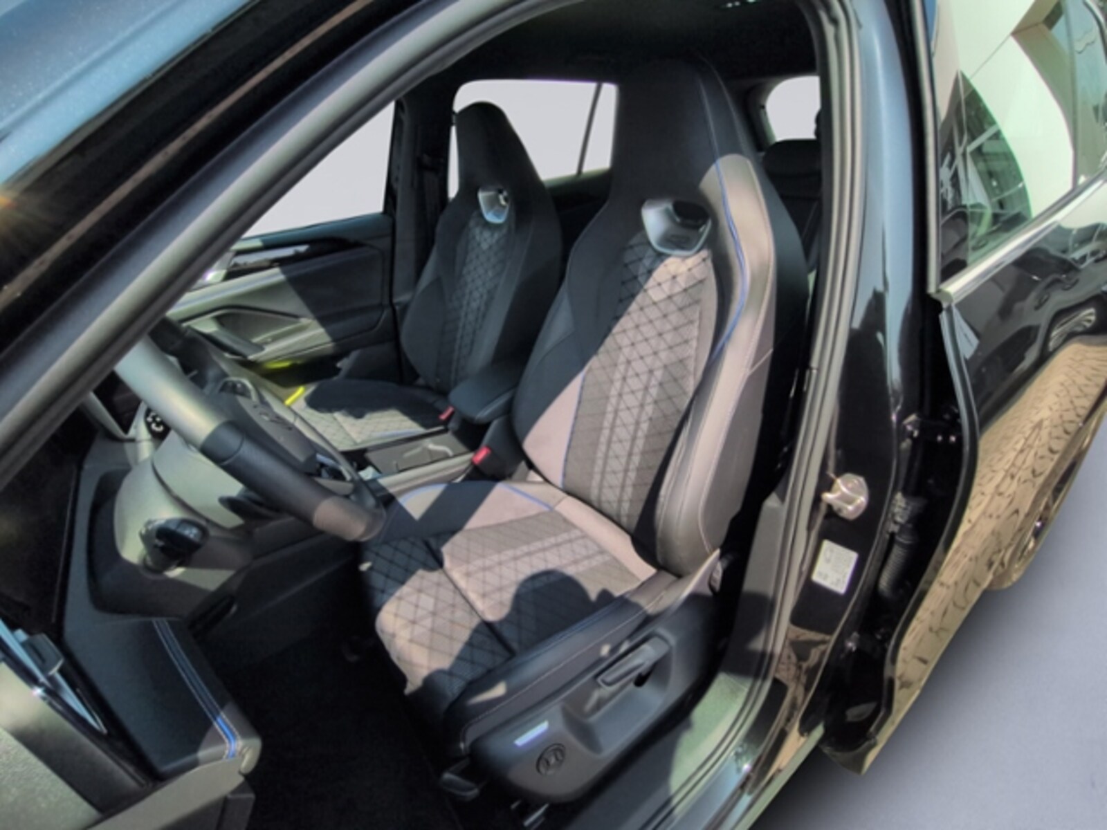 Volkswagen Tiguan – Bild 12