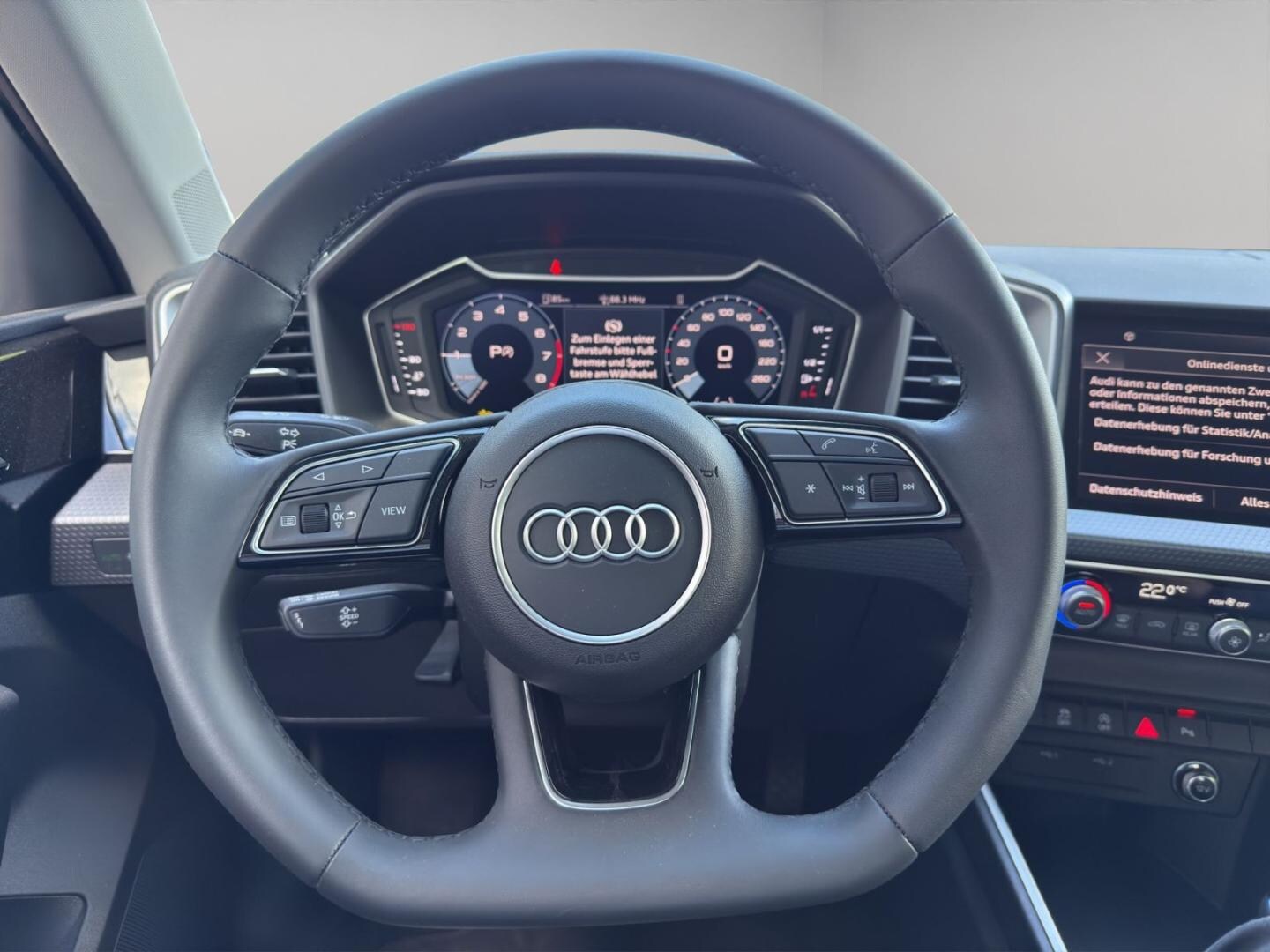 Bild über Audi A1 Sportback S line 30 TFSI S tronic - für weitere Informationen kontaktieren Sie den Audi Partner