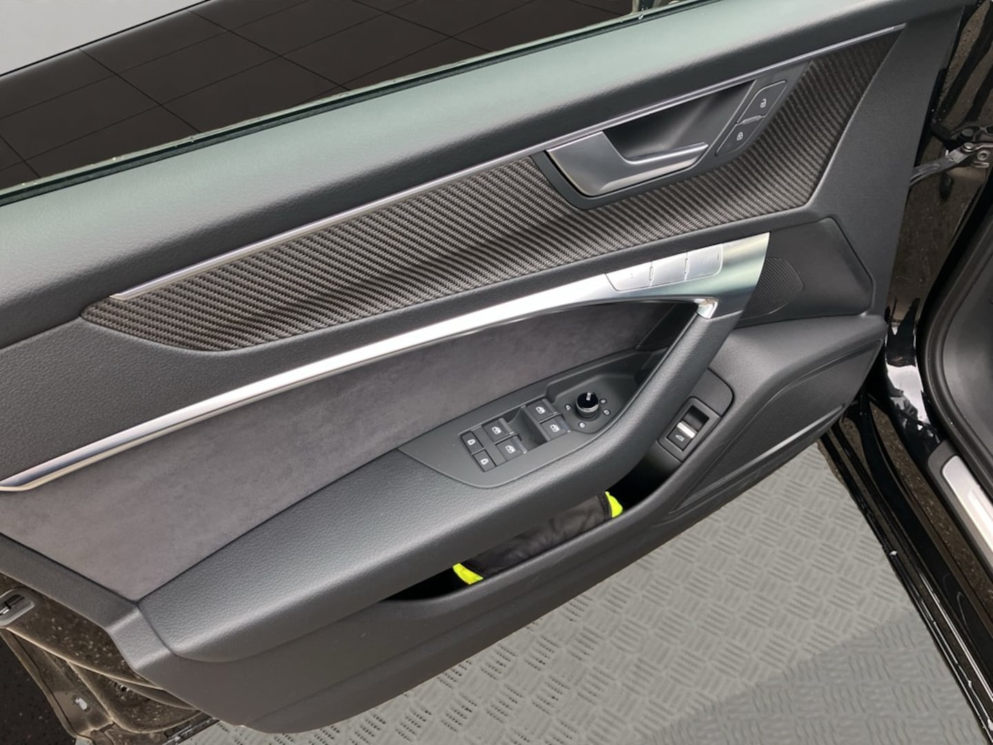 Bild über Audi S6 Avant TDI quattro tiptronic - für weitere Informationen kontaktieren Sie den Audi Partner