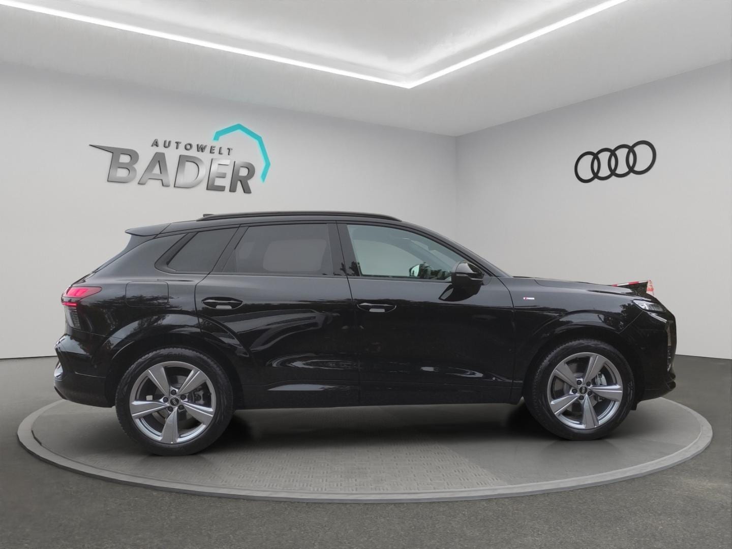 Bild über Audi Q3 SUV TDI 110 kW S tronic - für weitere Informationen kontaktieren Sie den Audi Partner