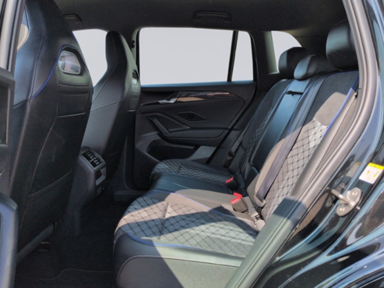 Volkswagen Tiguan – Bild 15