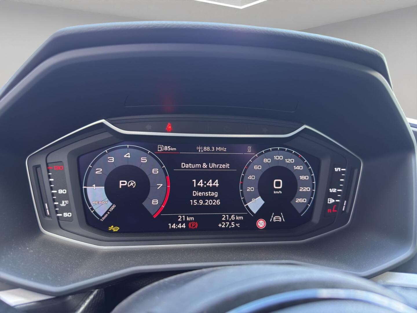 Bild über Audi A1 Sportback S line 30 TFSI S tronic - für weitere Informationen kontaktieren Sie den Audi Partner