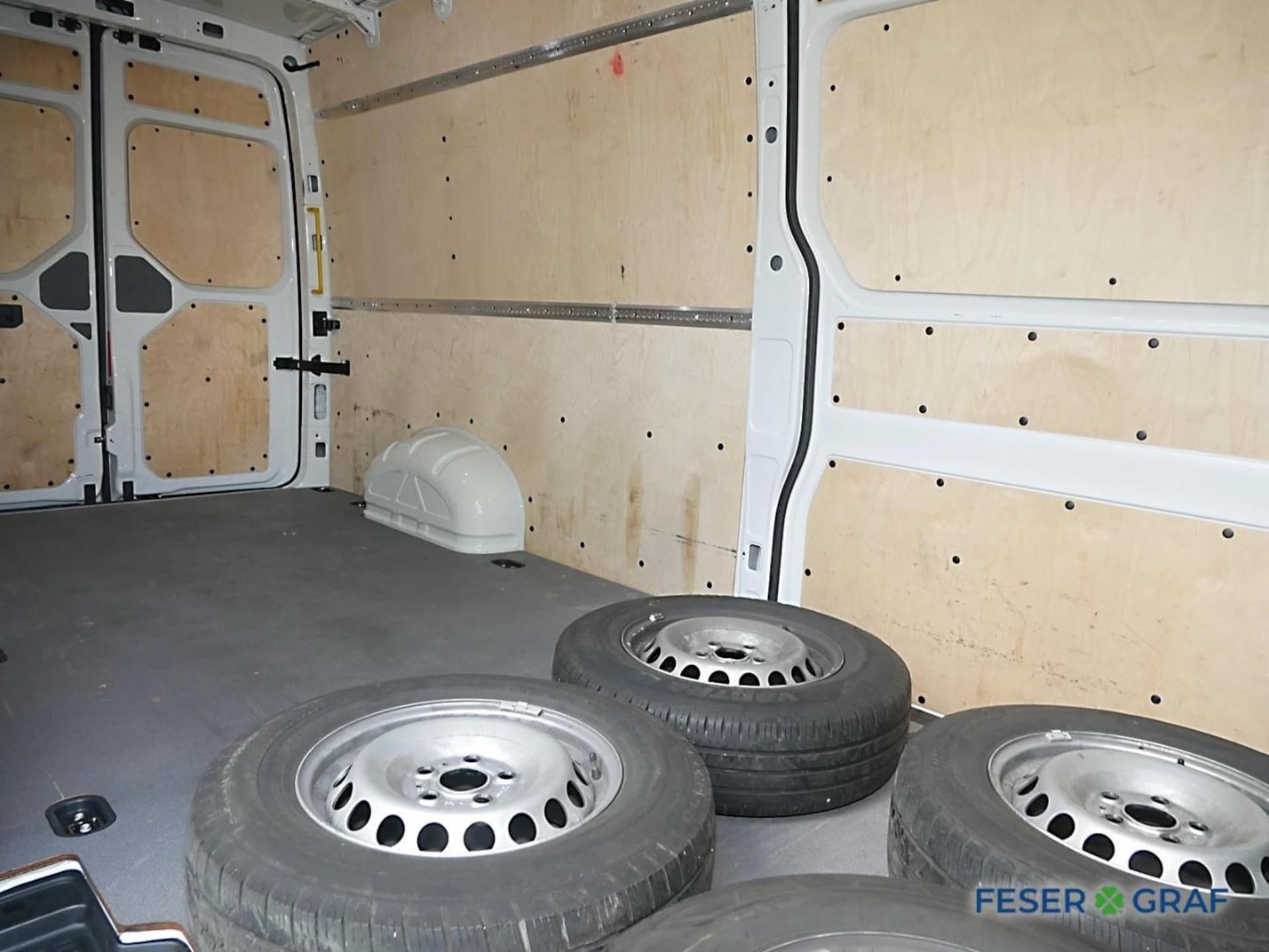 Volkswagen Crafter Kasten langer Radstand