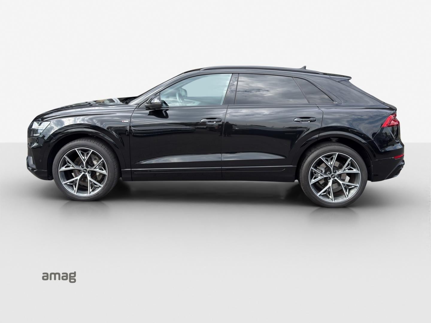 Image de Audi Q8 Black Edition 45 TDI quattro 170 kW (231 ch) tiptronic - for more details contact your dealer